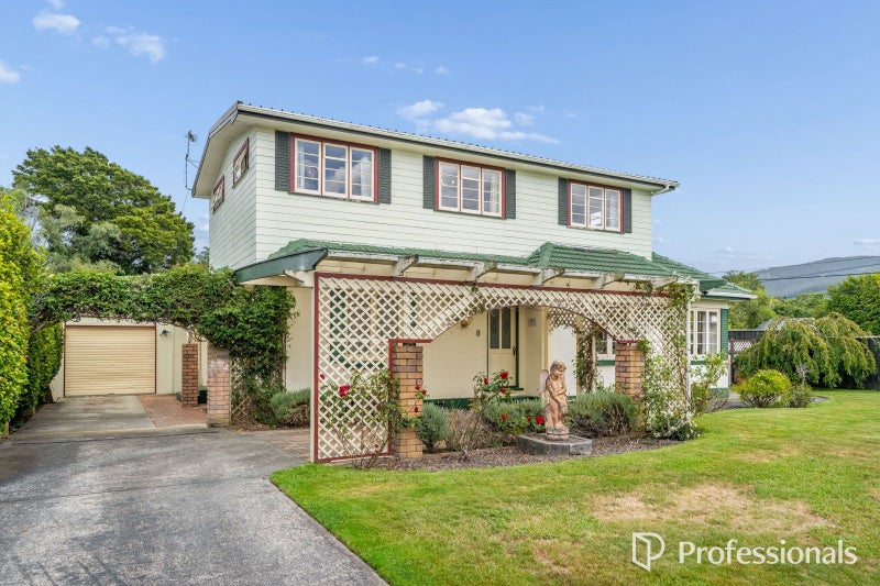 8 Islington Street, Trentham, Upper Hutt - Carousel 1