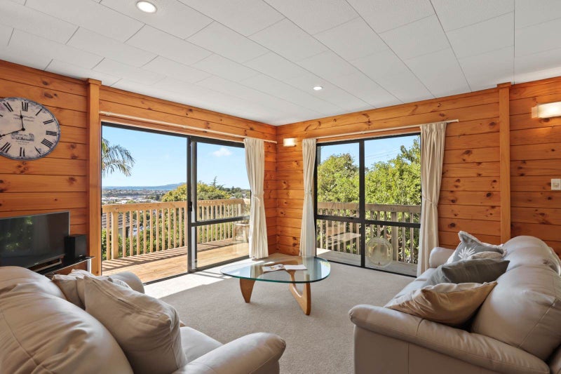 2/613A Glenfield Road, Tōtara Vale, Auckland - Carousel 2