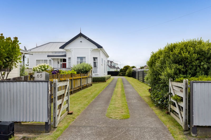 65 Wilson Street, Hawera - Carousel 1