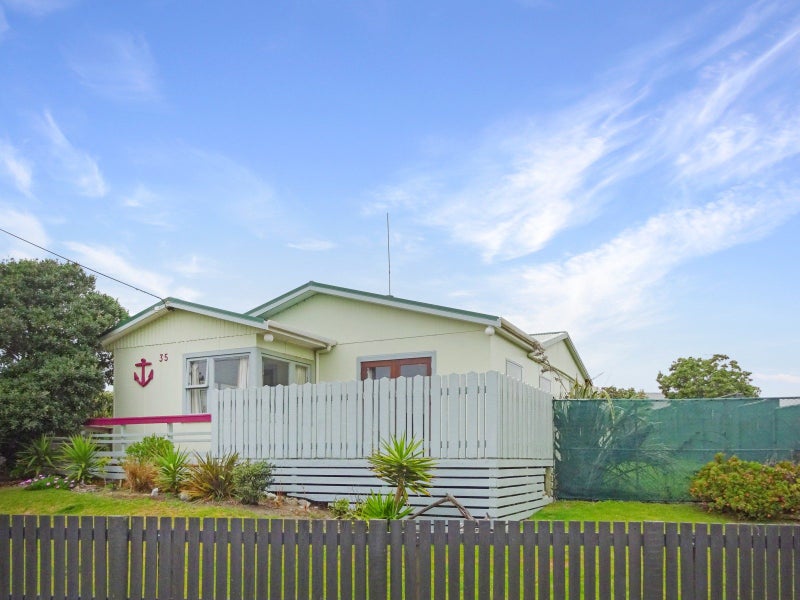 35 Ruanui Street, Himatangi Beach, Himatangi Beach - Carousel 1