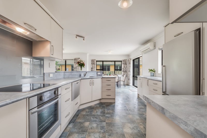 3 Alley Place, Leamington, Cambridge - Carousel 2