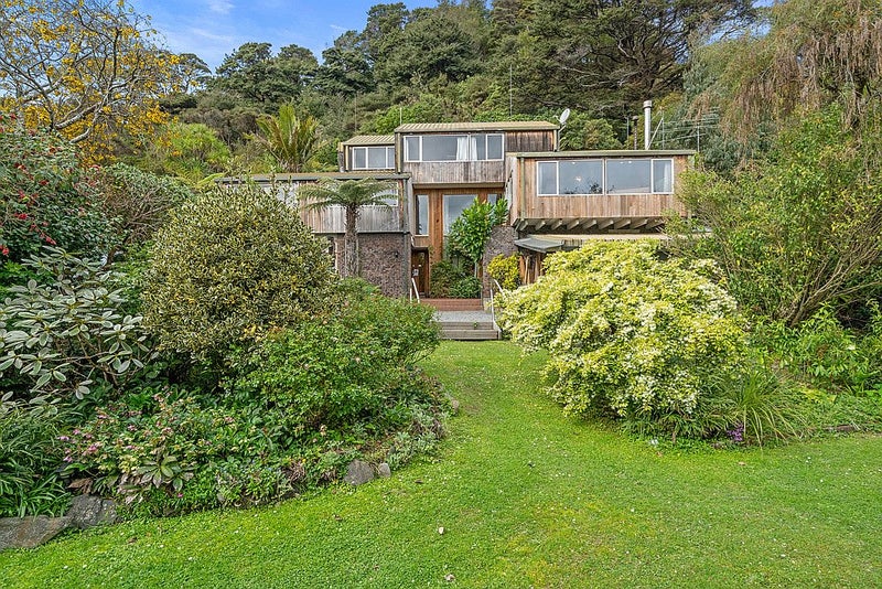 38 Cheviot Road, Lowry Bay, Lower Hutt - Carousel 2