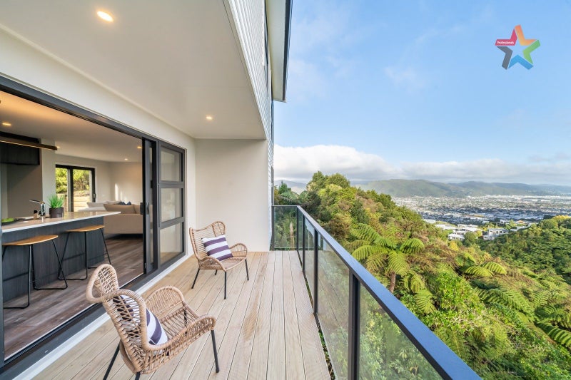 13A Winifred Way, Belmont, Lower Hutt - Carousel 2