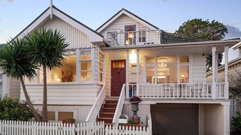 29 Queens Parade, Devonport, Auckland - Carousel 1