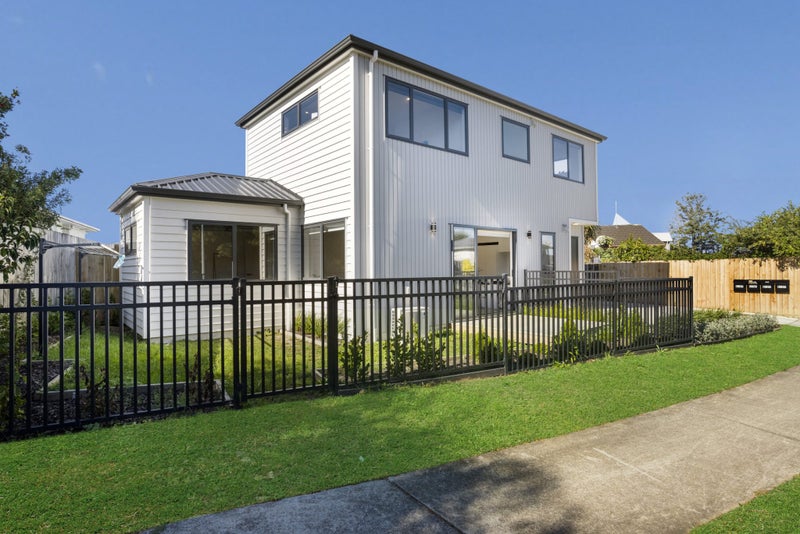 27A Megan Avenue, Pakuranga Heights, Auckland - Carousel 1