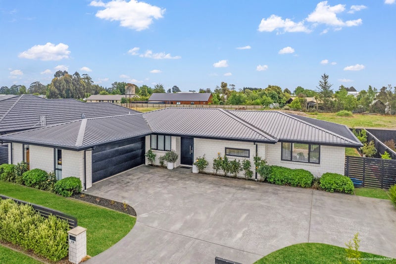 12 Kennington Drive, Rolleston, Rolleston - Carousel 1