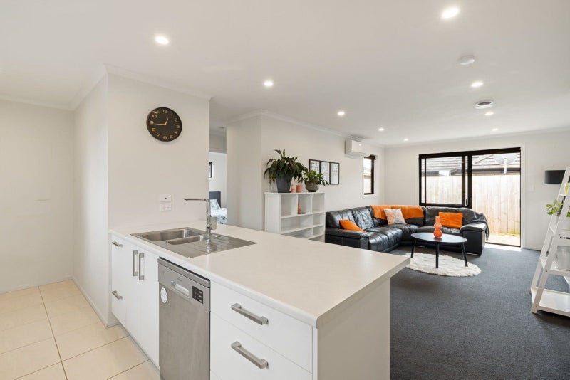 8 Manawaroa Close, Grandview Heights, Hamilton - Carousel 2