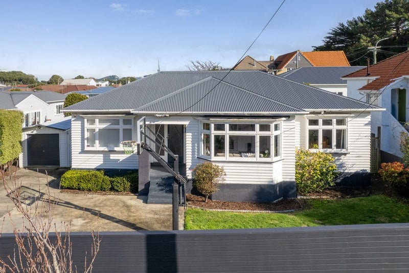 6 Bentinck Avenue, Strathmore Park, Wellington - Carousel 1