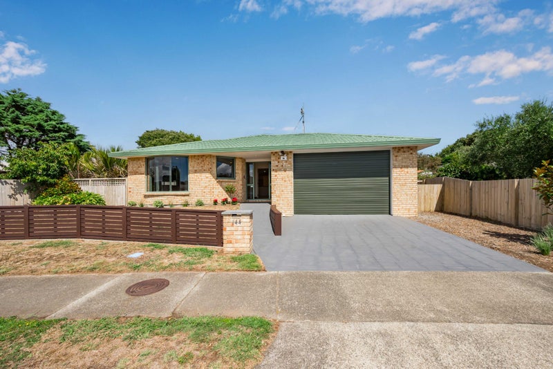 144 Langdale Avenue, Paraparaumu, Paraparaumu - Carousel 2