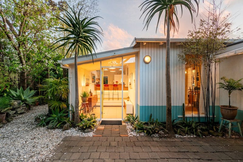 121 Wellington Road, Paekakariki - Carousel 1