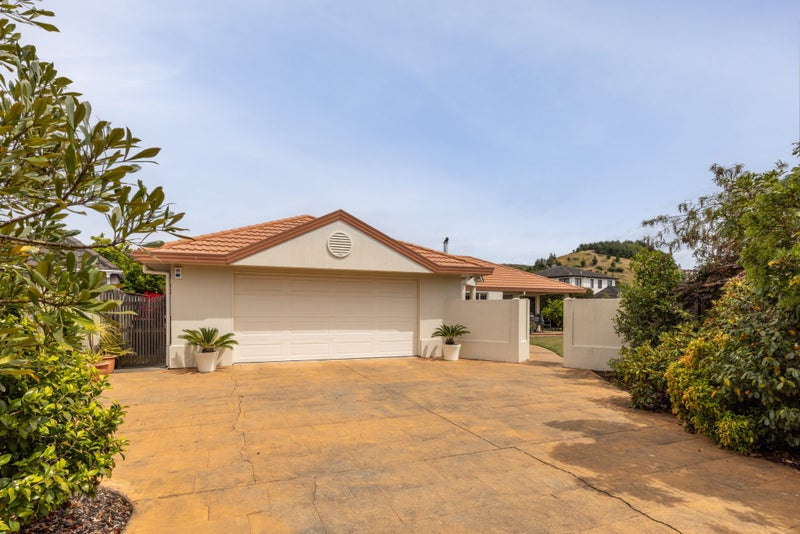 11 Bishops Close, Greenmeadows, Napier - Carousel 31