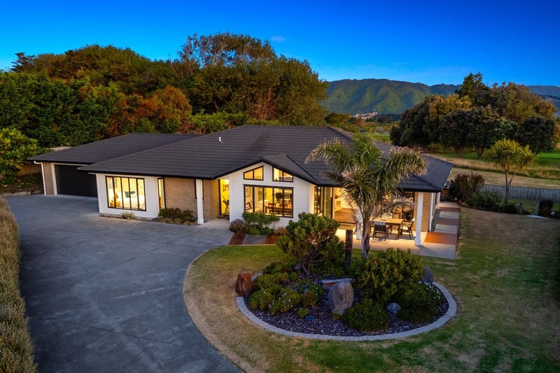 34 Titoki Road, Waikanae Beach, Waikanae - Carousel 1