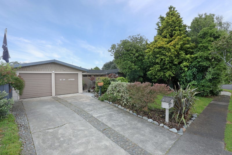 10 Aitken Street, Bulls - Carousel 32