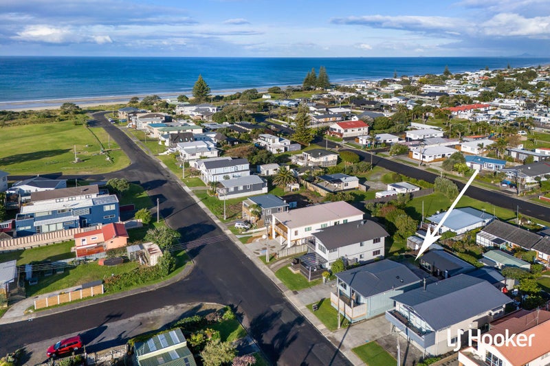 17 Brighton Road, Waihi Beach, Western Bay Of Plenty, Bay Of Plenty - Carousel 1