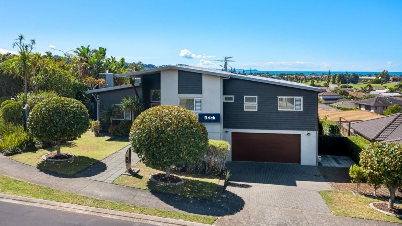 60 Chesterfield Way, Orewa, Orewa - Carousel 1