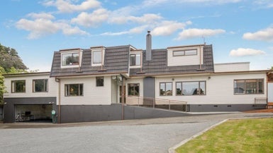 8 Duncan Street, Tawa, Wellington - Carousel 1
