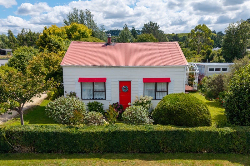 8 Stanly Street, Eketahuna, Eketahuna - Carousel 1