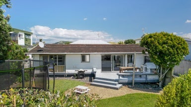 288A Papamoa Beach Road, Papamoa Beach, Papamoa - Carousel 1