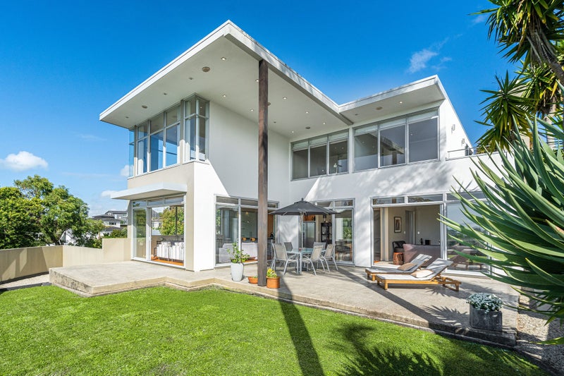 18A Eastcliffe Road, Castor Bay, Auckland - Carousel 29