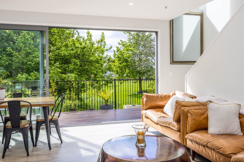 15A Sloane Street, Glen Innes, Auckland - Carousel 1