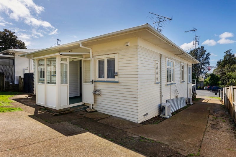 123 Mount Albert Road, Mount Albert, Auckland - Carousel 1