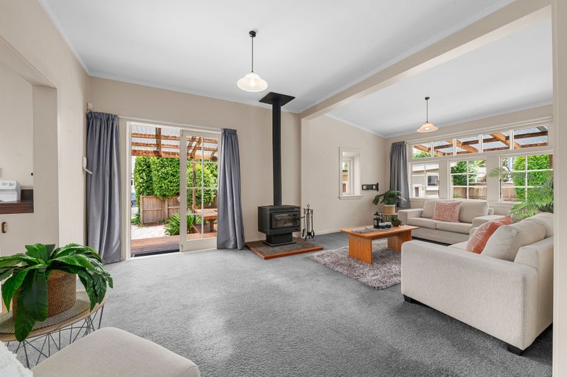 18 Naylor Street, Hamilton East, Hamilton - Carousel 2