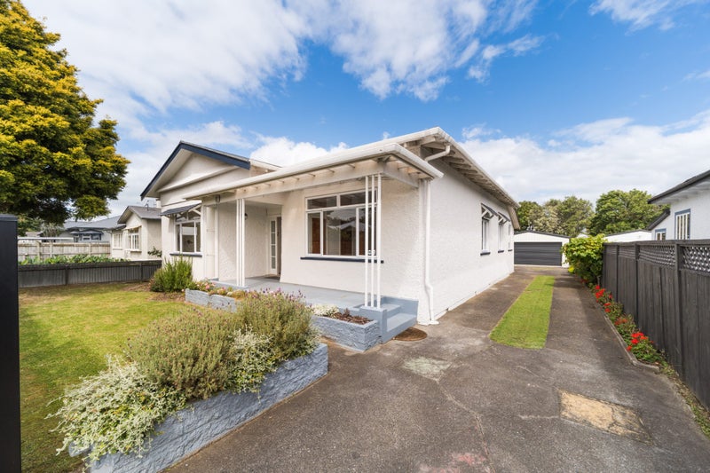8 Frederick Street, Terrace End, Palmerston North - Carousel 1