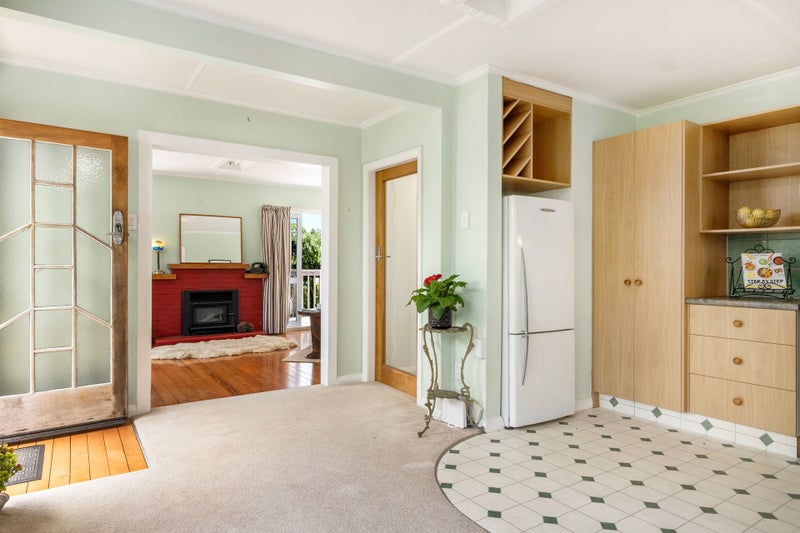 3D Wallace Place, Westown, New Plymouth - Carousel 1