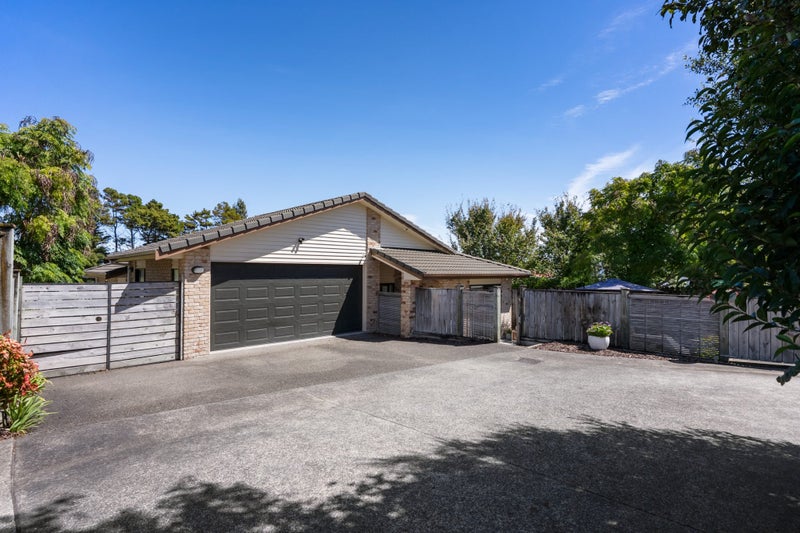 52B Rodney Street, Howick, Auckland - Carousel 1