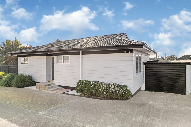2/119 Pigeon Mountain Road, Half Moon Bay, Auckland - Carousel 1