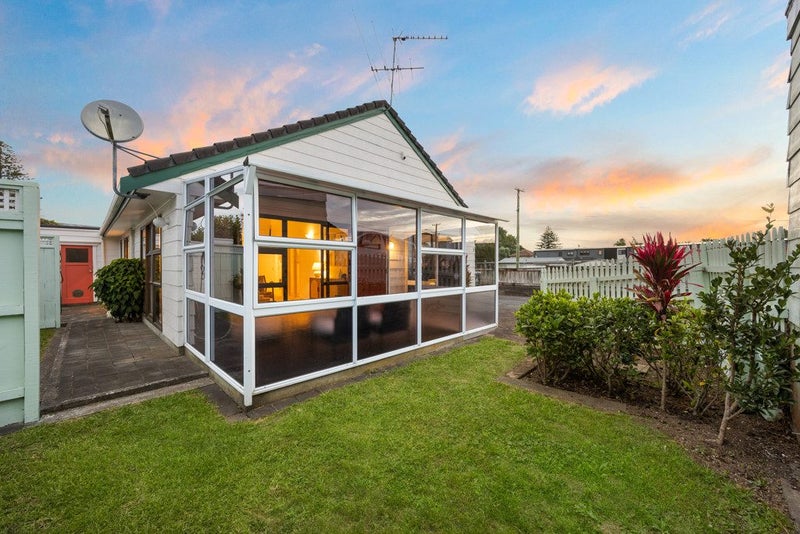 2/36 Ireland Road, Panmure, Auckland - Carousel 2