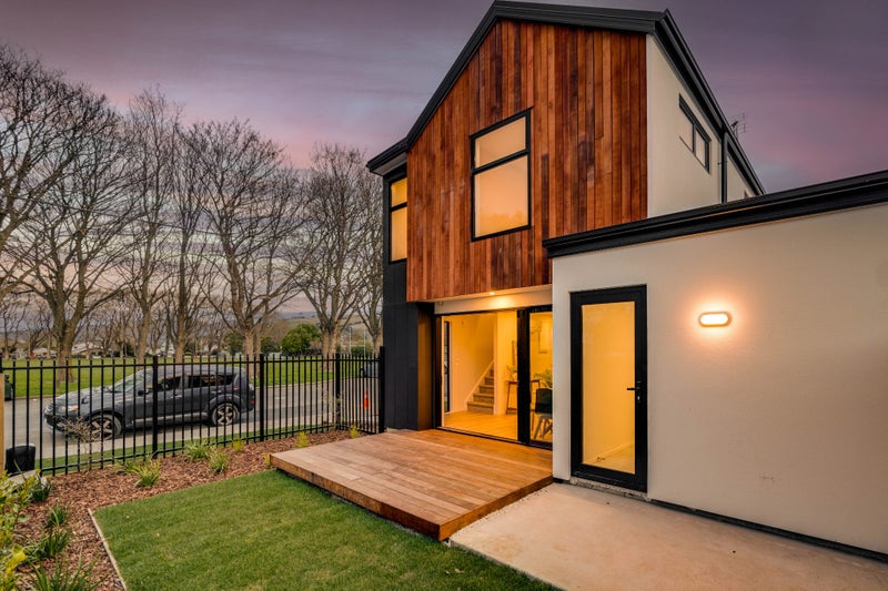 7 Bunyan Street, Waltham, Christchurch - Carousel 1
