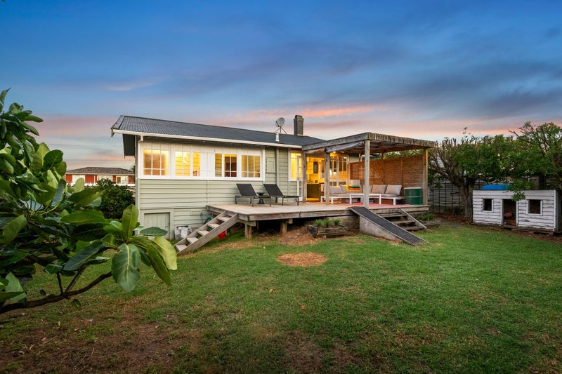 37 Fowlds Avenue, Sandringham, Auckland - Carousel 2