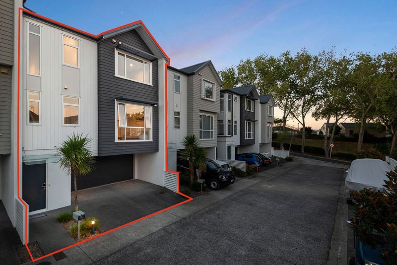 15 Sunview Street, Silverdale, Silverdale - Carousel 1
