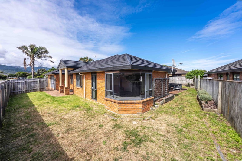 96 Guildford Drive, Paraparaumu Beach, Paraparaumu - Carousel 1
