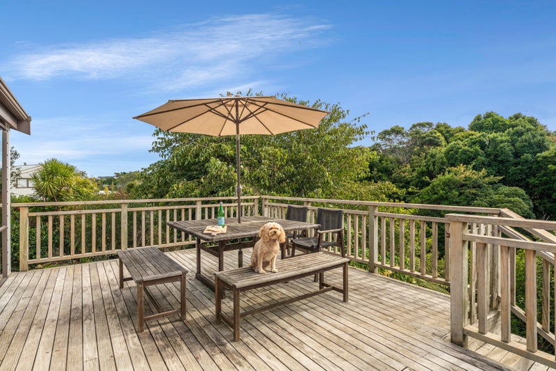 37B Ocean Road, Surfdale, Waiheke Island - Carousel 2