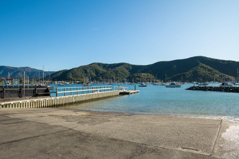 27 Amelia Crescent, Waikawa, Picton - Carousel 40