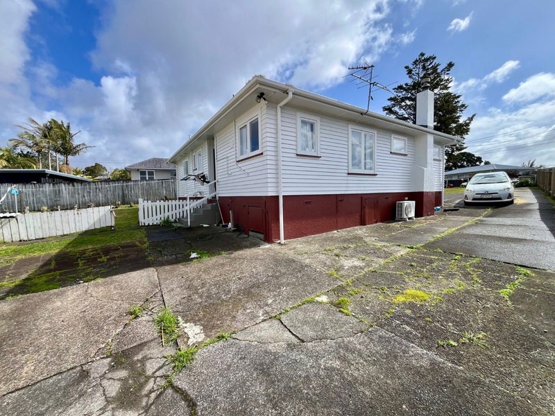 47 Royal View Road, Te Atatu South, Auckland - Carousel 19