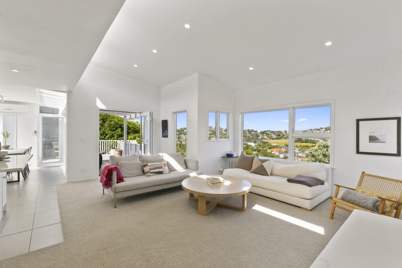 8 Nadia Grove, Khandallah, Wellington - Carousel 1