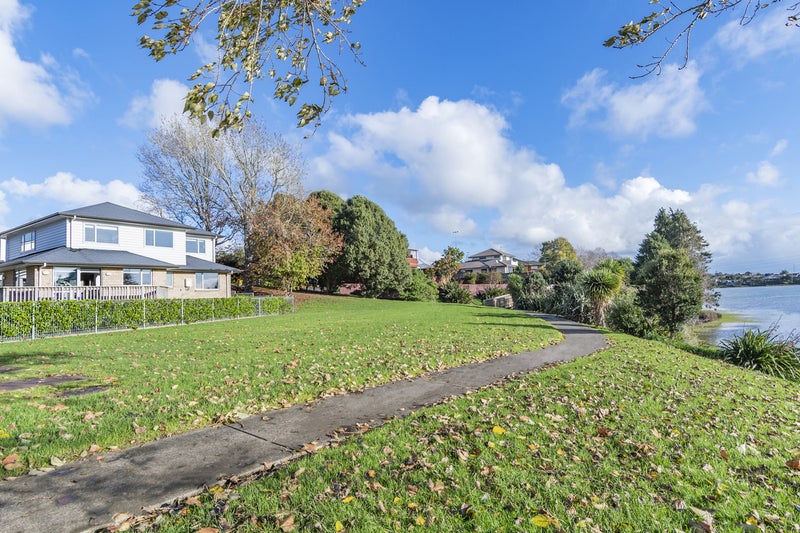 2F WOOD STREET, Papakura, Papakura - Carousel 2