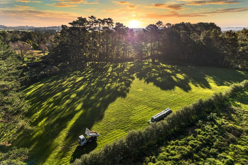 55 Nixon Road, Henderson - Carousel 1