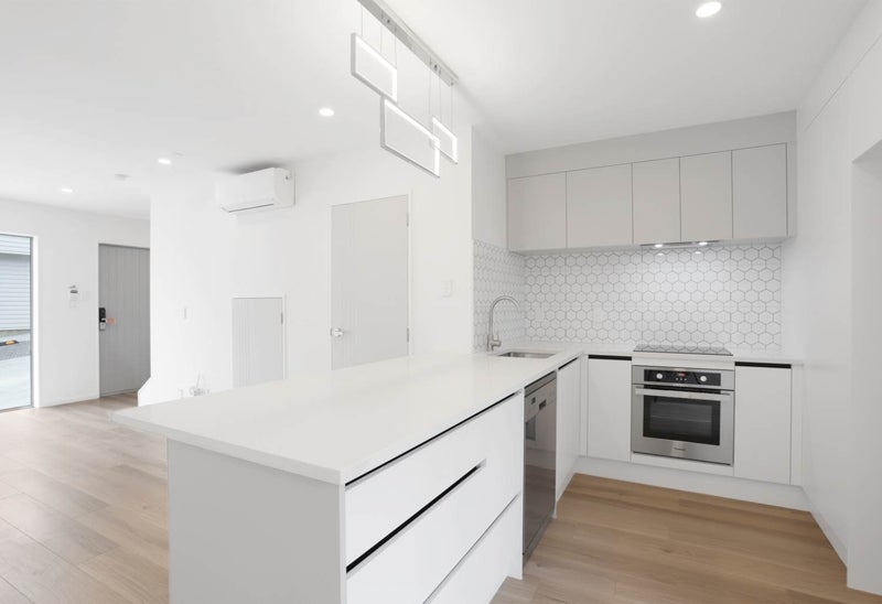 19B Chislehurst Street, Henderson, Auckland - Carousel 1