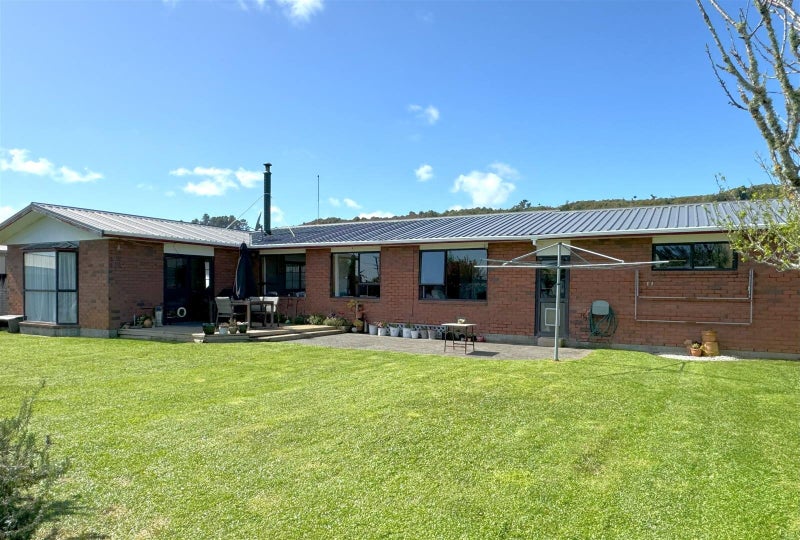 12 Ogilvie Road, Gladstone, Greymouth - Carousel 2