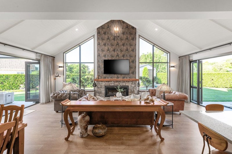 14 Shadbolt Drive, Leamington, Cambridge - Carousel 2