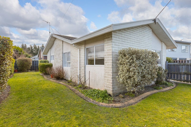 35 Oak Street, Masterton - Carousel 14