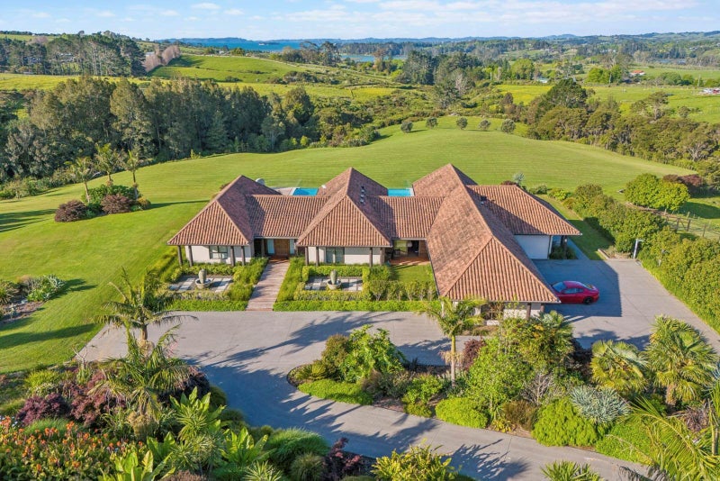 568A Whitford Road, Howick - Carousel 33