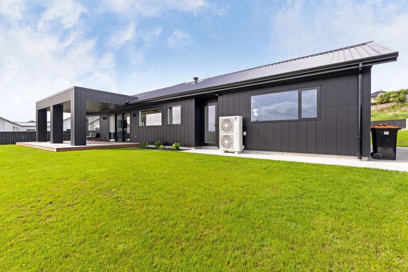 29 Tuscany Way, Fitzherbert, Palmerston North - Carousel 50