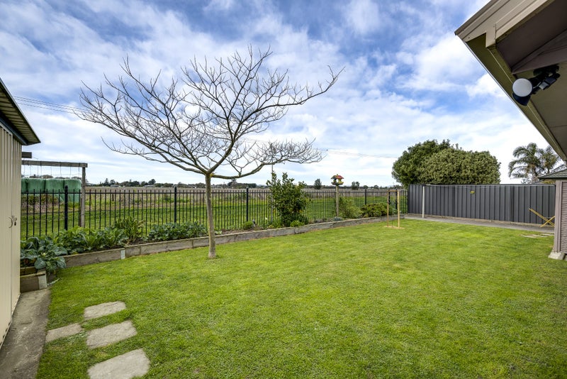 17 Mcnaughton Place, Onekawa, Napier - Carousel 1