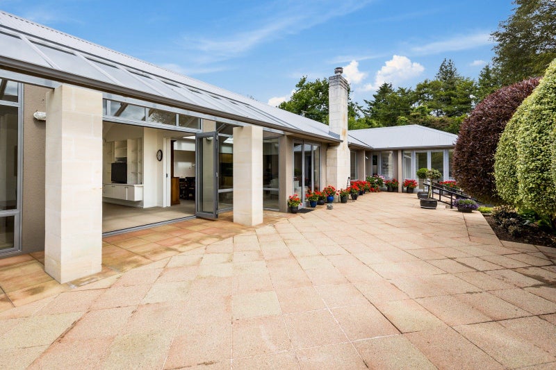 122 Cannington Road, Maori Hill, Dunedin - Carousel 1