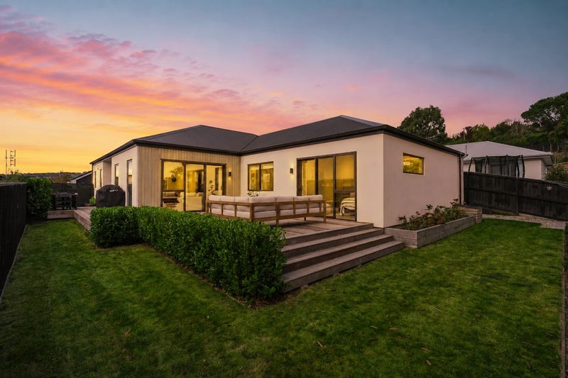 4 Withers Crescent, Halswell, Christchurch - Carousel 1